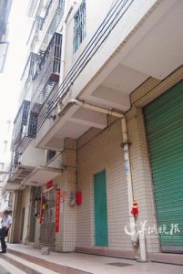 村长疑因陪副区长喝酒后猝死卫生间(图)