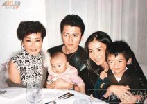 张柏芝离婚了吗？一年一亿元除了陈冠?；褂兴? class=