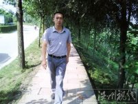 巴中市平昌县两名民工讨薪住高40米塔吊68天市长周喜