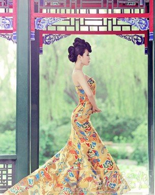 练习：芙蓉姐姐瘦身PK王菲，龙袍写真叫板范冰冰