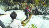 四姑娘山登山14名失踪者平安出山 驴友要负担四姑娘