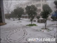 广西桂林天气湿冷 桂林市出现低温雨雪冰冻天气气温