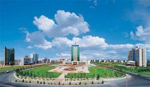中国最富20大城市排行榜第1名：新疆克拉玛依市。 