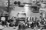 杭州公交车自燃 杭州12路公交车开到武林路口发生自