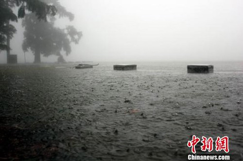 台风?？跋旖髀?庐山景区关闭