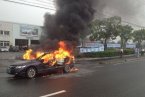 上海烧车抵制日货 上海车主烧毁自己的日系车抗议日