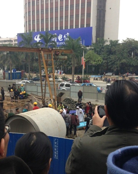 南宁地铁塌方报道有误，发生塌方事故的是南宁市政污水管线工地