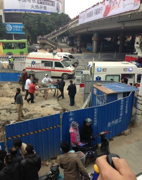 南宁地铁塌方报道有误，发生塌方事故的是南宁市政污水管线工地