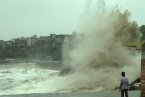 菲特向浙江温岭靠近 温岭沿海巨浪滔天