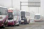 春运返程高峰遭遇暴雪 恶劣天气导致高速公路路面结