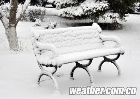 昨天开始辽宁东部大部分地区下雪，沈阳有大雪