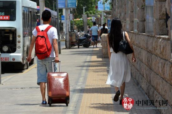 郑州入夏后迎来高温日，5月20日最高温36.5℃。