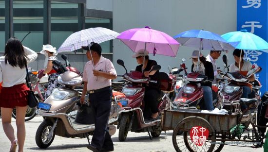 郑州入夏后迎来高温日，5月20日最高温36.5℃。