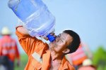华南高温40℃ 四川云南大暴雨一边是火一边是水