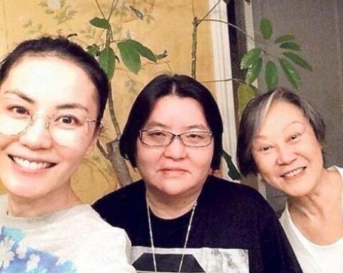 王菲和好友邱瓈宽、陈家瑛