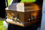 女子下葬后棺材中大呼救命 最后因窒息死亡