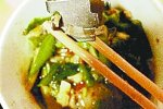 饭菜内现铁锁 食堂阿姨给大家补铁了