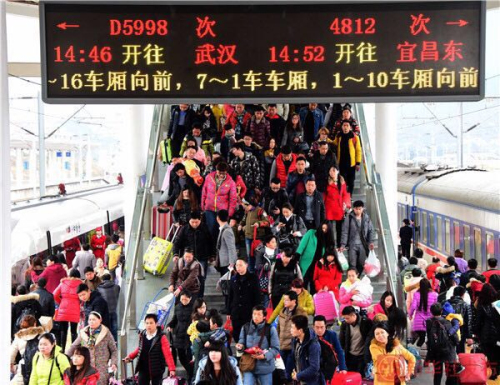 大年初三，湖北省恩施土家族苗族自治州恩施火车站。