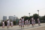 大妈挑战萧敬腾 学跳萧敬腾最新MV舞蹈