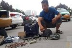 西安大学生乘客将高射炮弹子弹遗留在出租车上