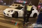 保时捷撞上出租车 连云港保时捷发生车祸
