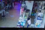 女童5秒偷走手机 咸阳小偷团伙