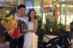 成都美女拿房产证求婚 她叫爱酱