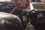 东莞车祸 奔驰连撞4车致1死2伤