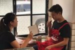 小哥用太阳能煎蛋中暑