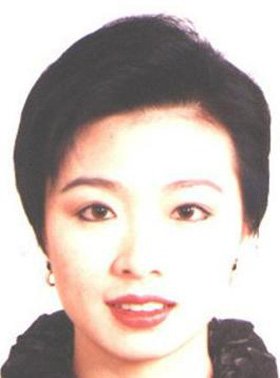 　　虽然挖不到更多的文字信息，但从传播学的角度来看，图片的传播效果更佳。嗯，尤其是这张颜值明显高于普通人的照片。