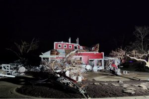 美国中部遭强风暴袭击至少造成14人死亡