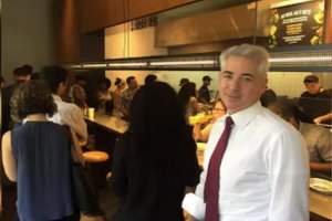 亿万富翁比尔·阿克曼反对特朗普的关税政策