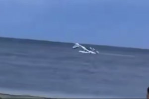 北卡罗来纳州附近沿海小型飞机坠海 飞行员幸存