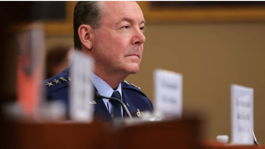 杰弗里·克鲁斯 (Jeffrey Kruse) 自 2024 年初起担任国防情报局局长，他是一系列被解雇的高级官员中的最新一位。